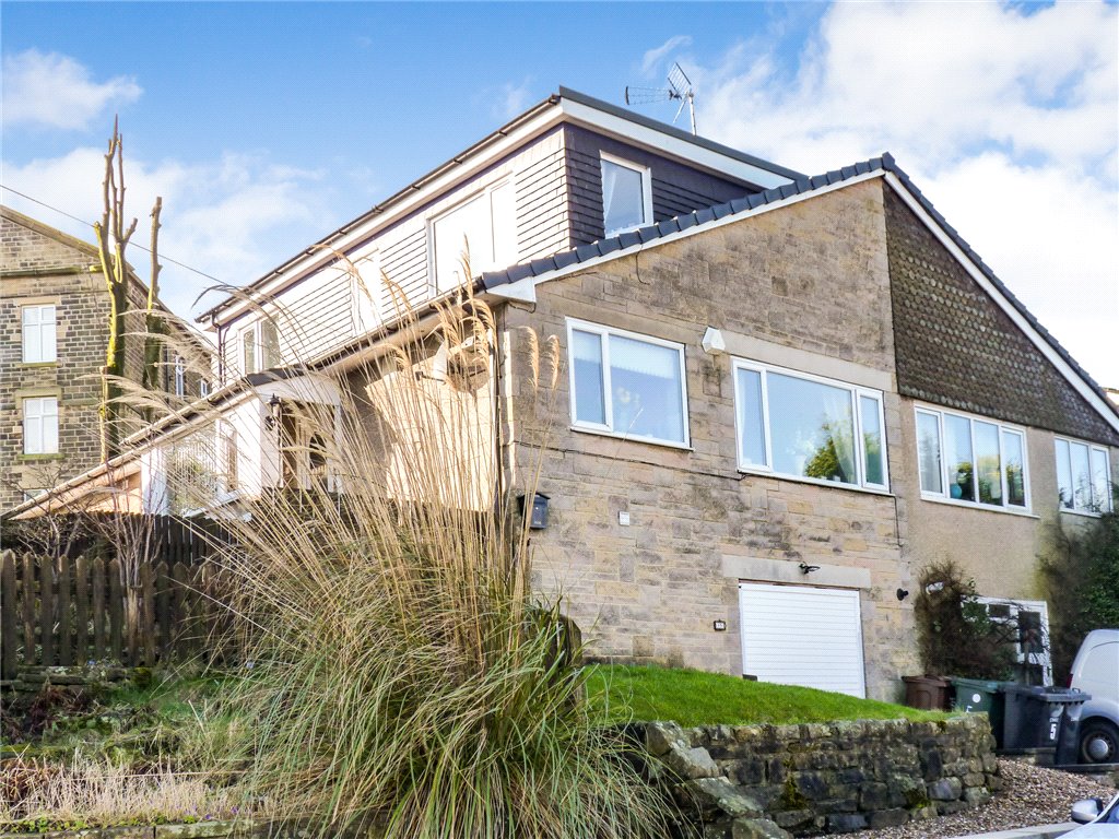 3 bedroom property for sale in Hillside Avenue, Oakworth, Keighley