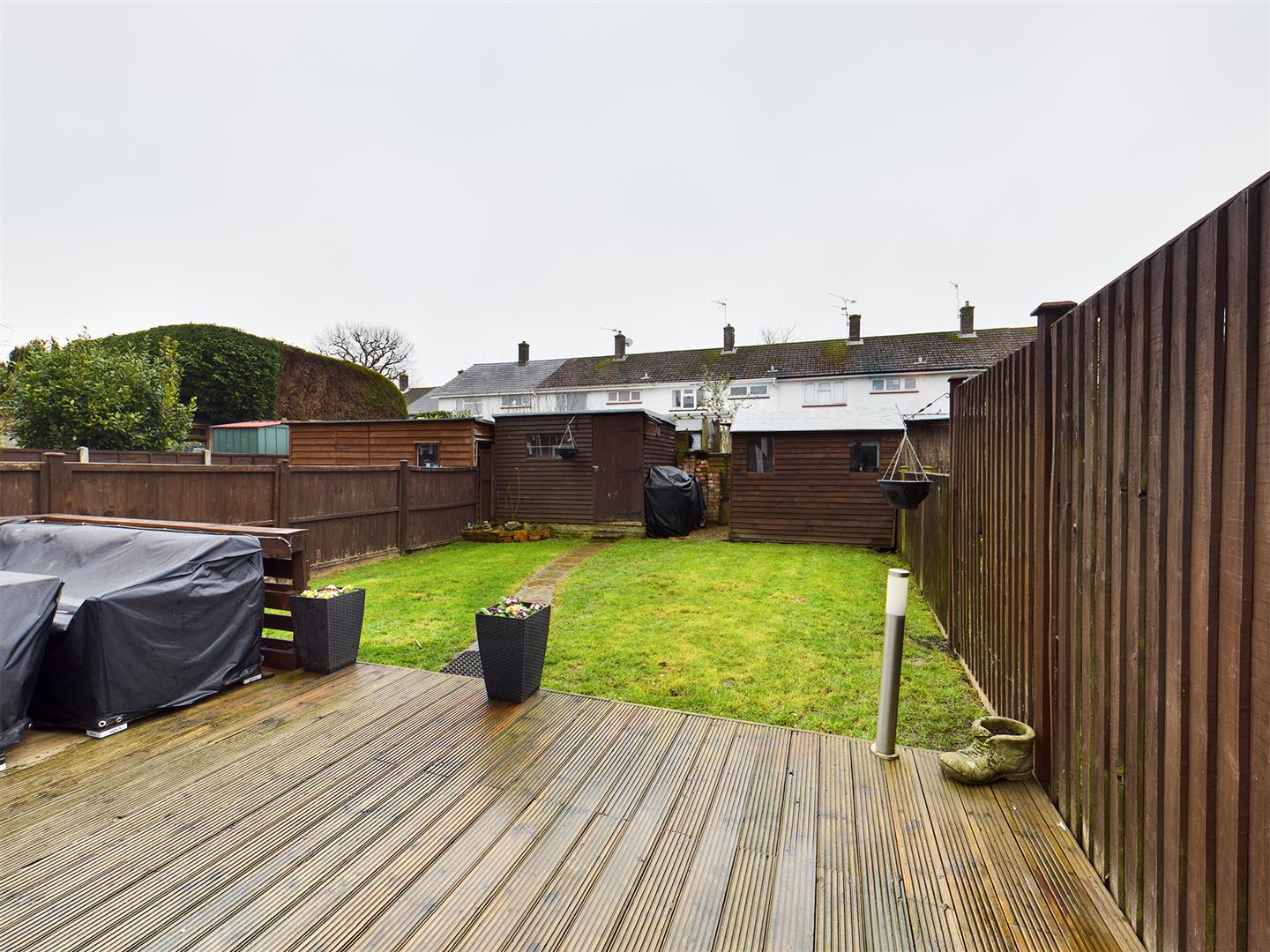 3 bedroom property for sale in Holbein Road, Tilgate £365,000