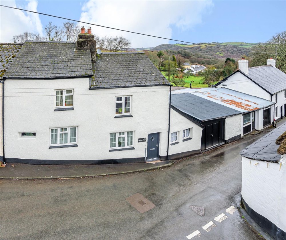 Stags 4 bedroom property for sale in Village Road, Christow, Exeter