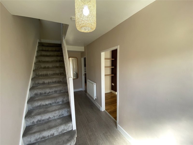 3 bedroom property to let in Coombs Drive, Milford Haven, Sir Benfro