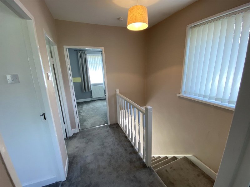 3 bedroom property to let in Coombs Drive, Milford Haven, Sir Benfro