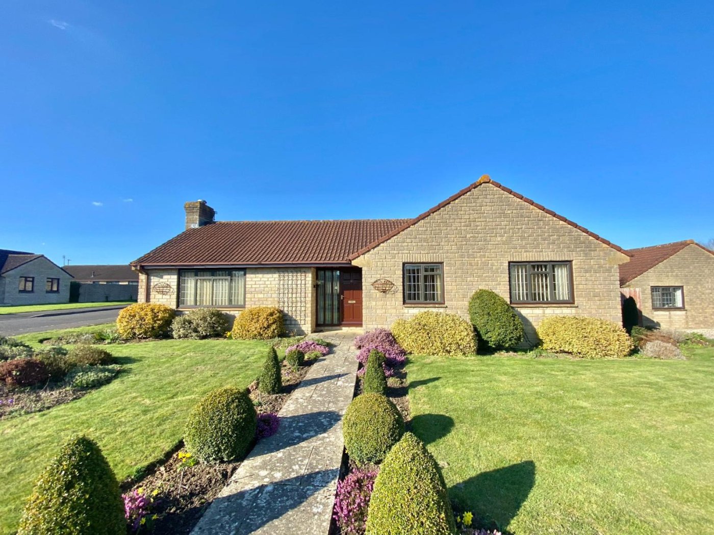 3 bedroom property for sale in Foxglove Close, Wyke, GILLINGHAM £465,000