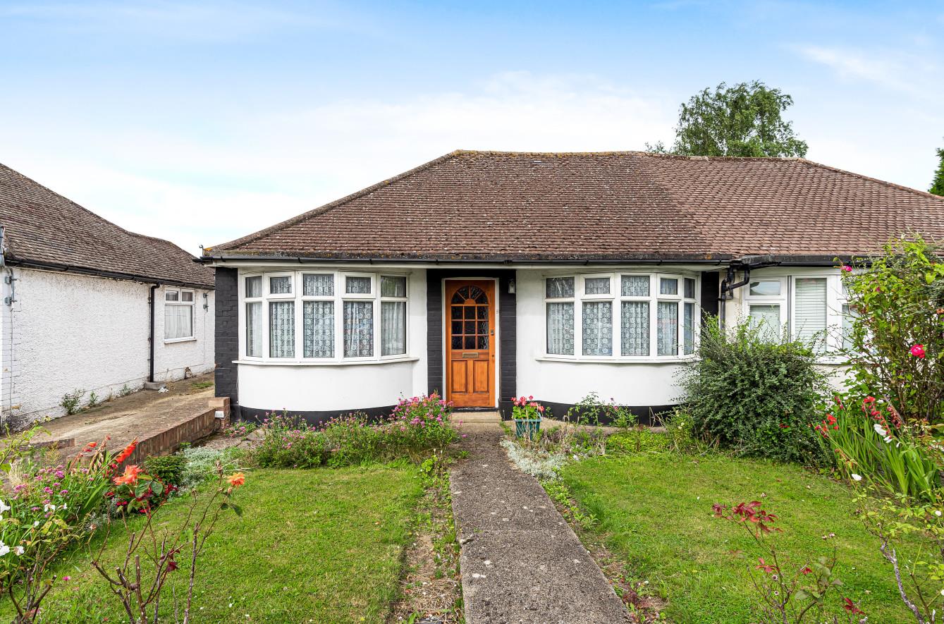 2 bedroom property for sale in Stafford Road, Ruislip £495,000