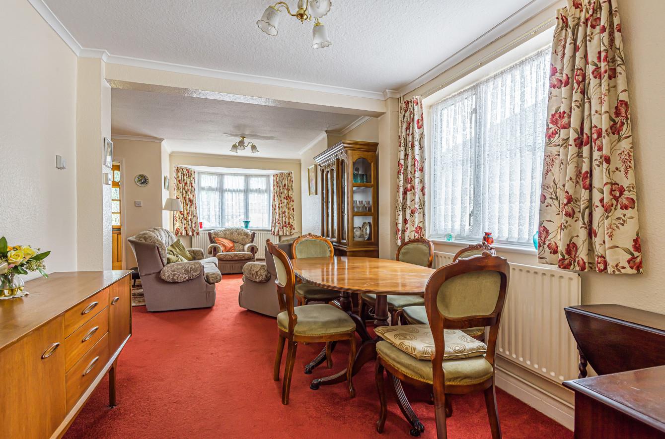 2 bedroom property for sale in Stafford Road, Ruislip £495,000