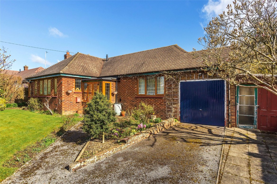 3 bedroom property for sale in Highland Road, Beare Green, Dorking, RH5