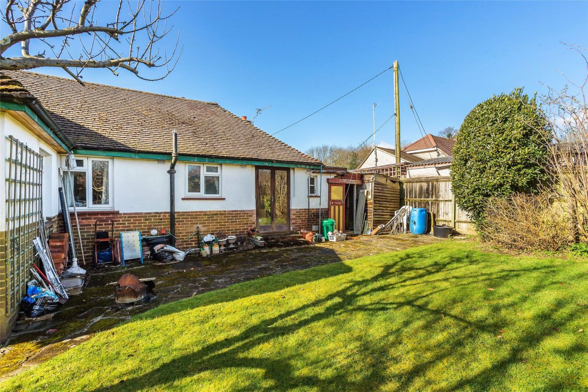3 bedroom property for sale in Highland Road, Beare Green, Dorking, RH5