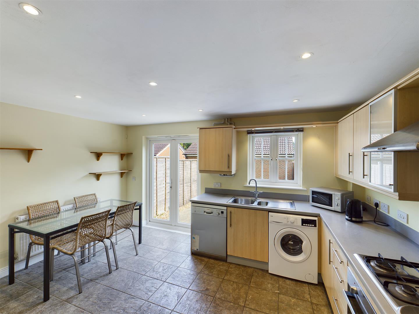 4 bedroom property for sale in Trist Way, Ifield Green £425,000