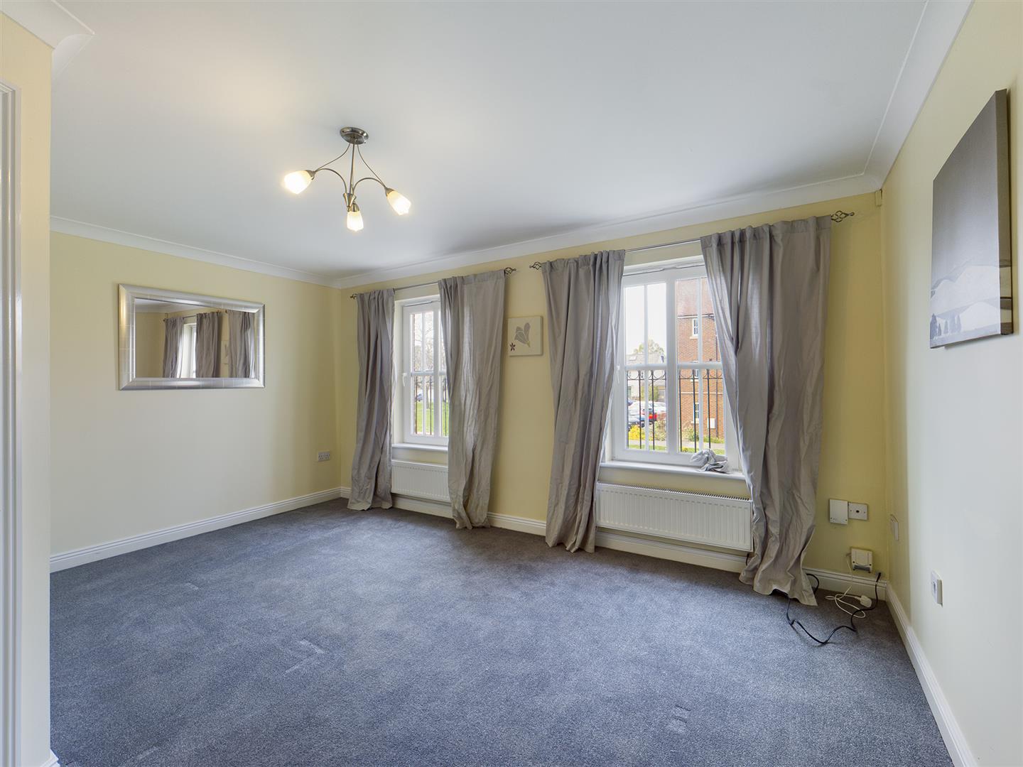 4 bedroom property for sale in Trist Way, Ifield Green £425,000