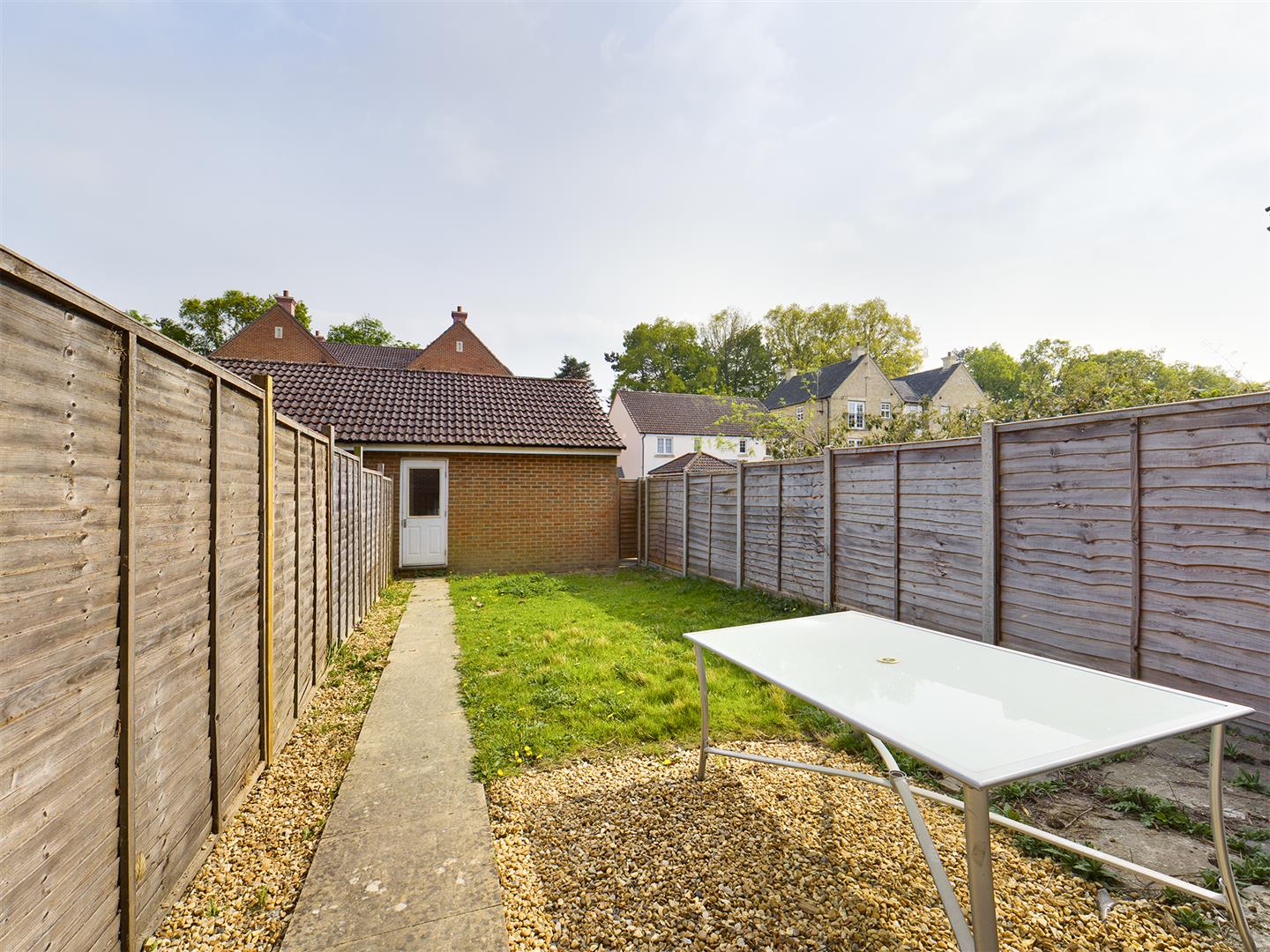 4 bedroom property for sale in Trist Way, Ifield Green £425,000