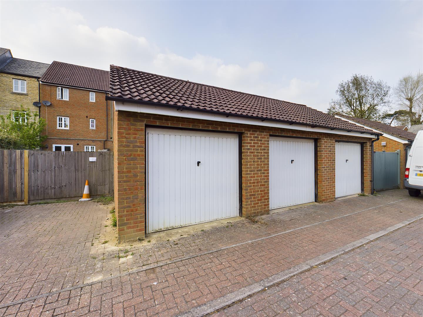 4 bedroom property for sale in Trist Way, Ifield Green £425,000