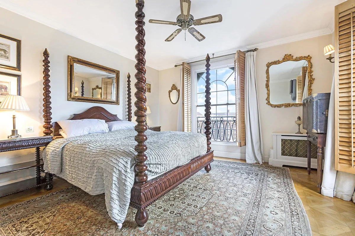 North End House, Fitzjames Avenue, London, W14