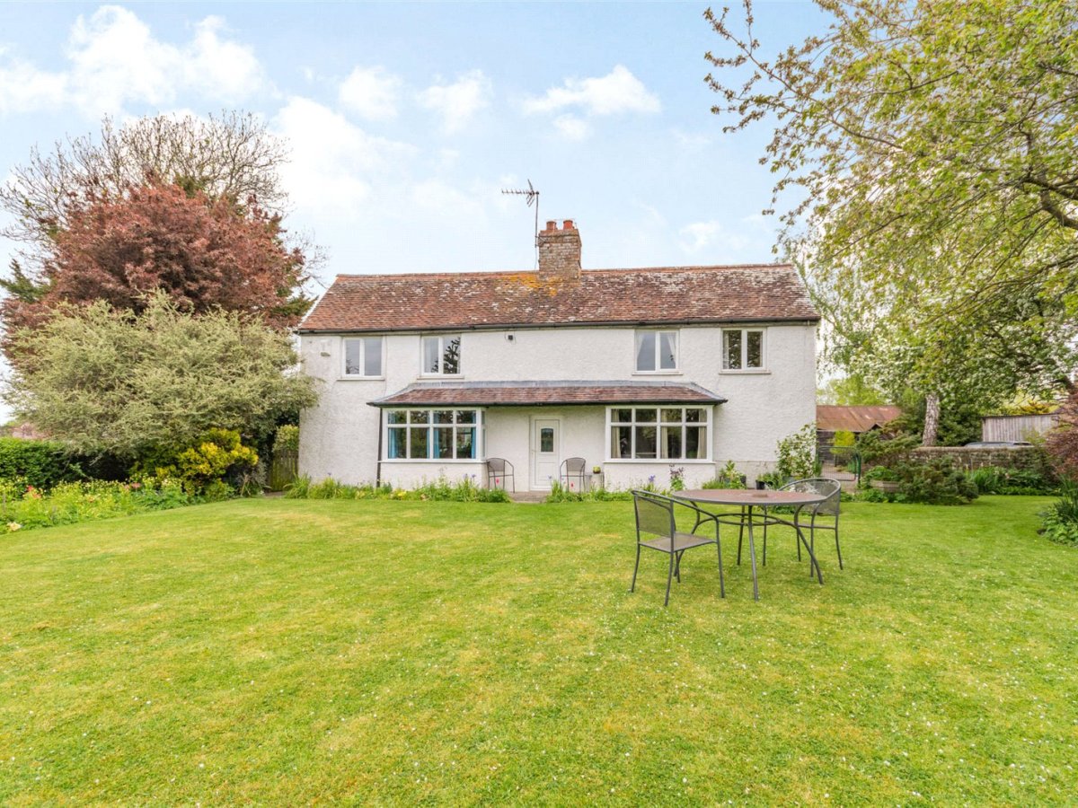 4 bedroom property for sale in Standish Lane, Moreton Valence