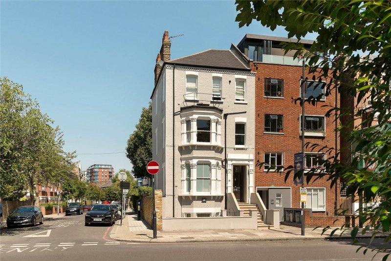 3 bedroom property for sale in Prince Of Wales Drive, London, SW11 £