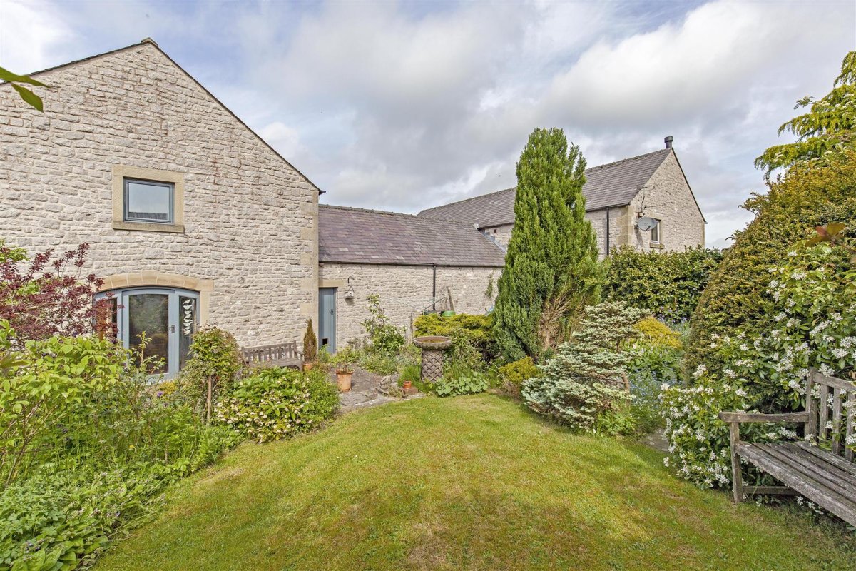 4 bedroom property for sale in Monyash Road, Over Haddon, Bakewell