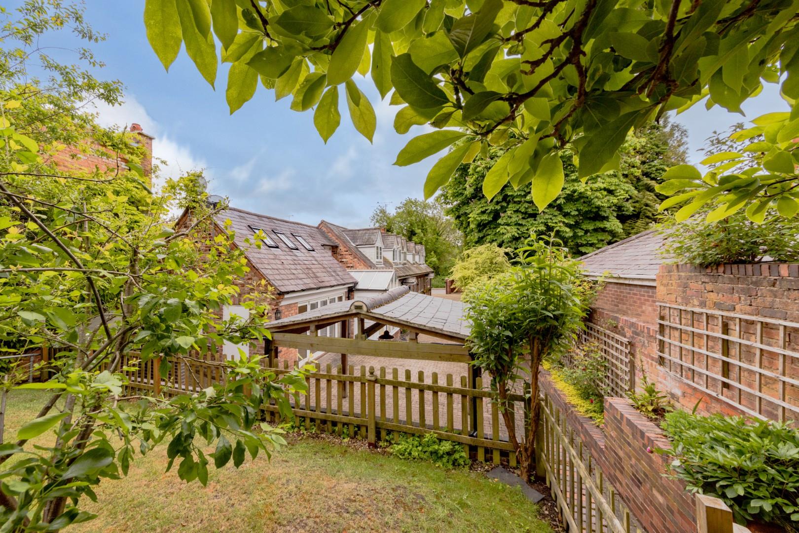 5 bedroom property for sale in Town Green Street, Rothley, Leicester