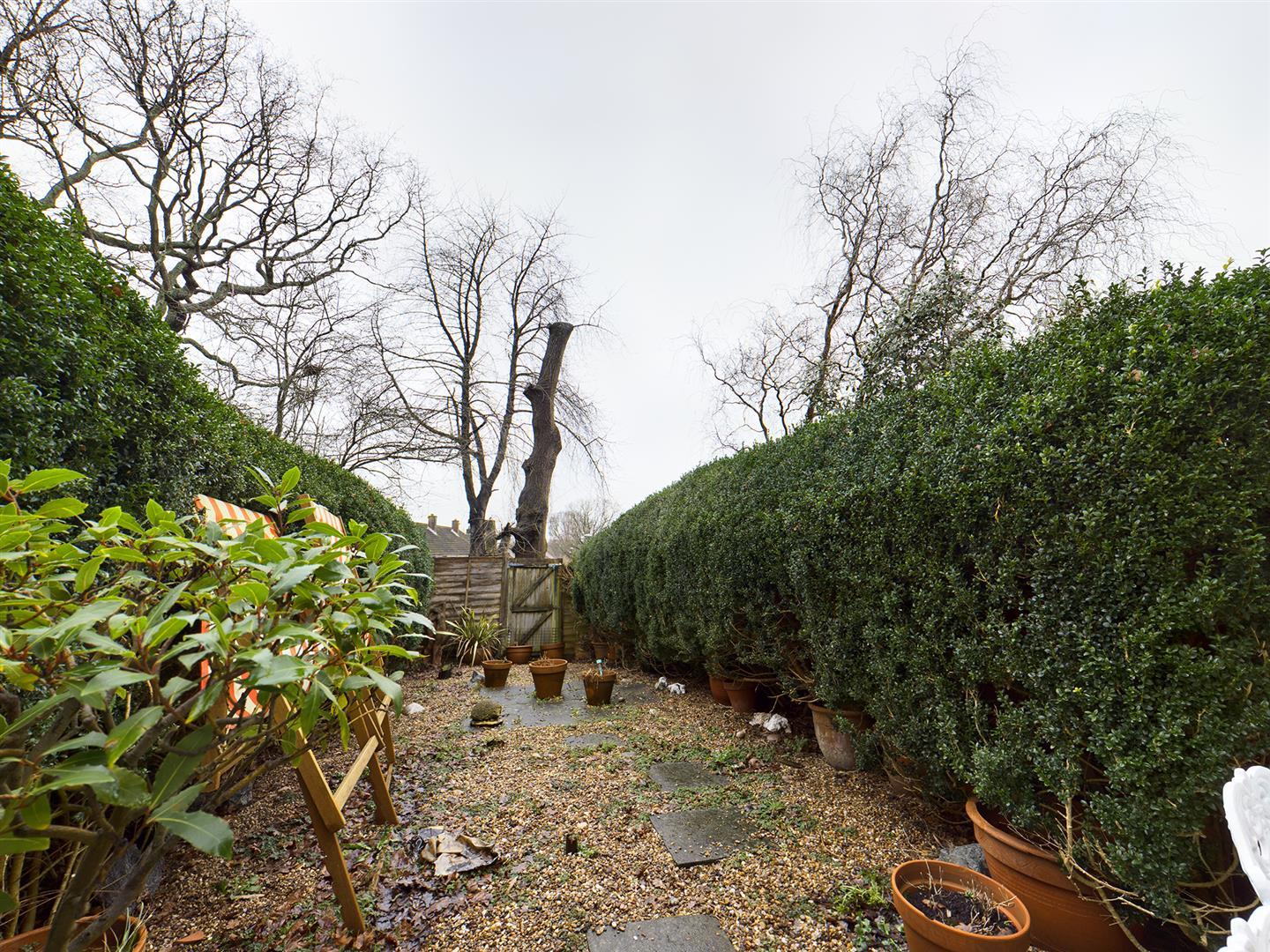 Vancouver Drive, Langley Green Image 10