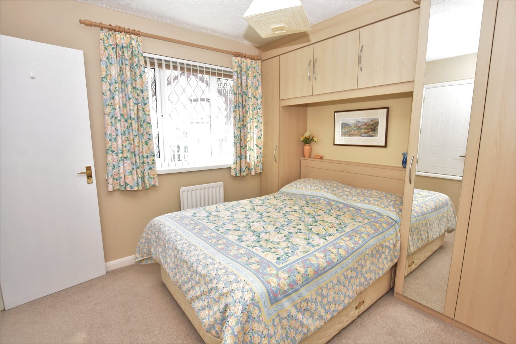 4 bedroom property to let in Chantry Close, Teignmouth, Devon, TQ14 £