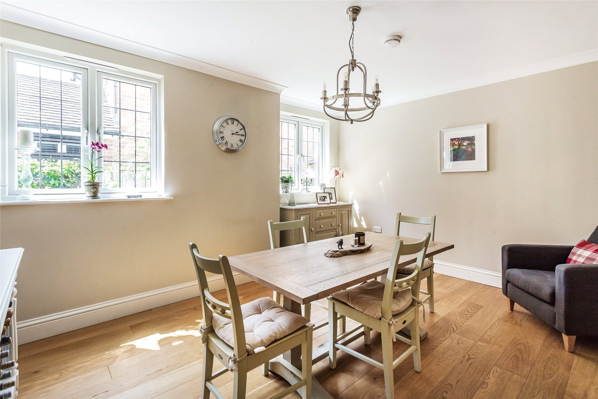 5 bedroom property for sale in Limes Avenue, Horley, Surrey, RH6