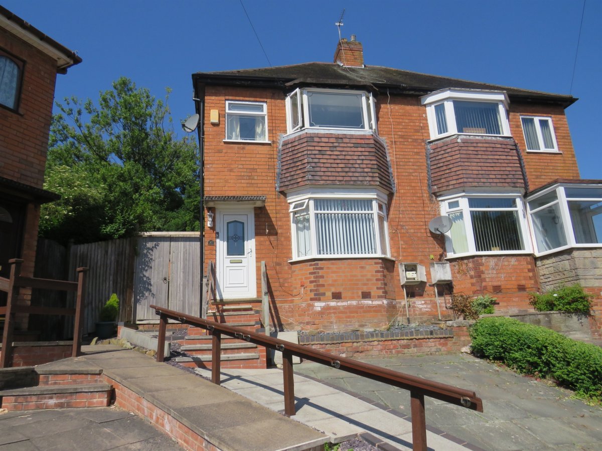3 bedroom property for sale in Dovey Road, Tividale, Oldbury Offers