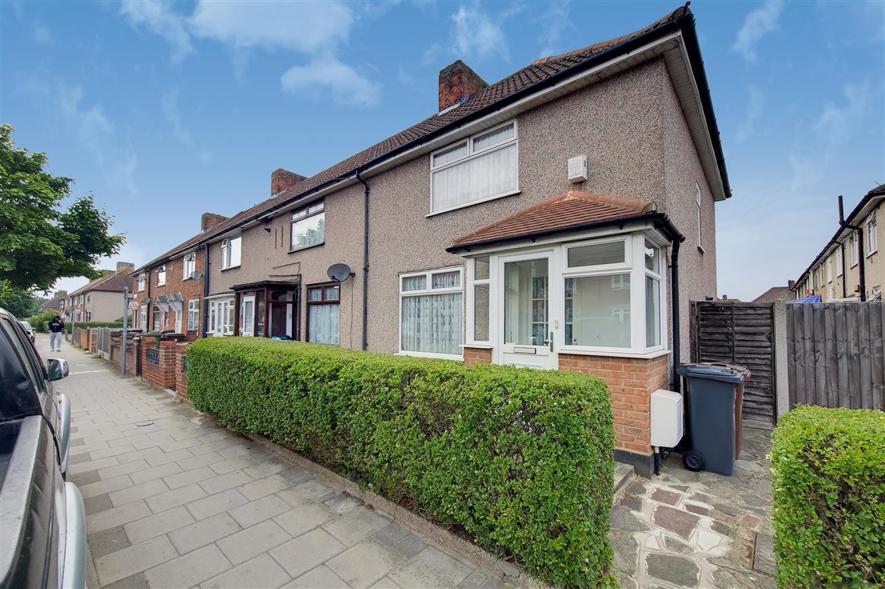 3 bedroom property for sale in Woodward Road, Dagenham, Essex £415,000