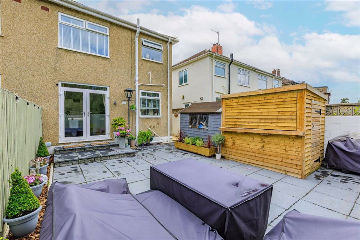 For sale 3 bedroom semidetached house, Offers over £315,000, Kings