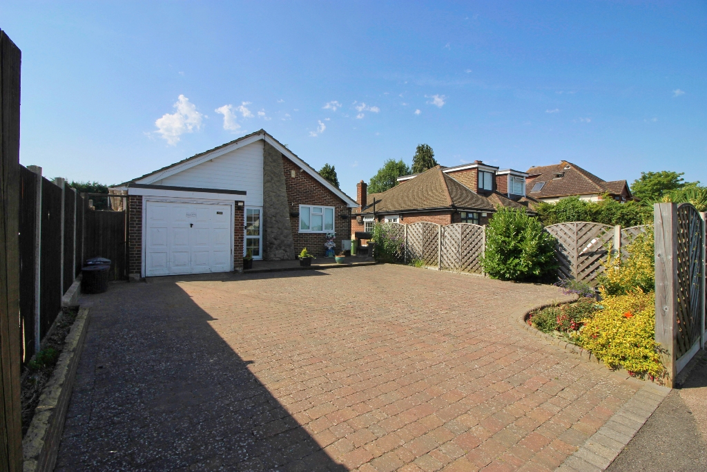 3 bedroom property for sale in Hever Road, West Kingsdown Guide price