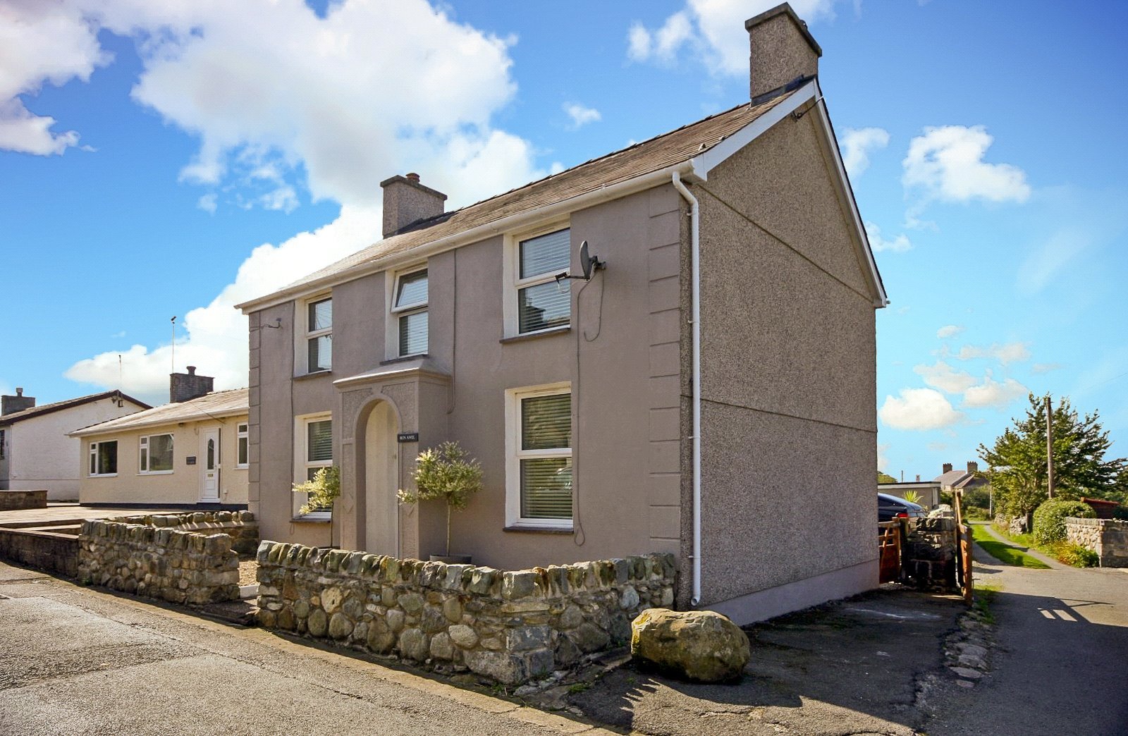 3 bedroom property for sale in Rhostryfan, Caernarfon, Gwynedd, LL54
