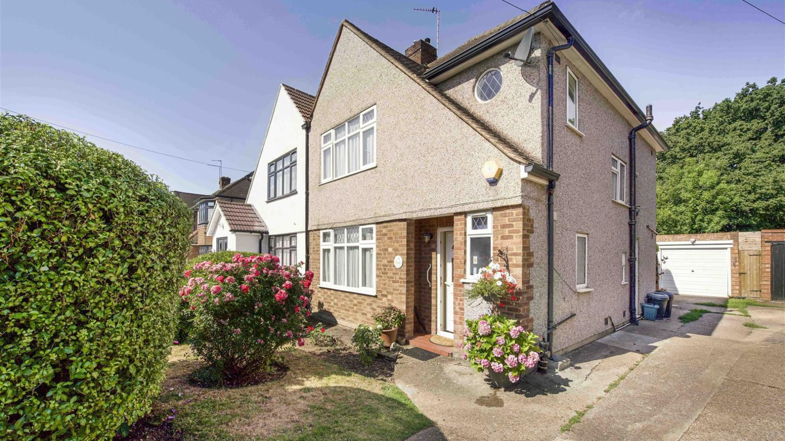 3 bedroom property for sale in Clovelly Avenue, Ickenham £675,000