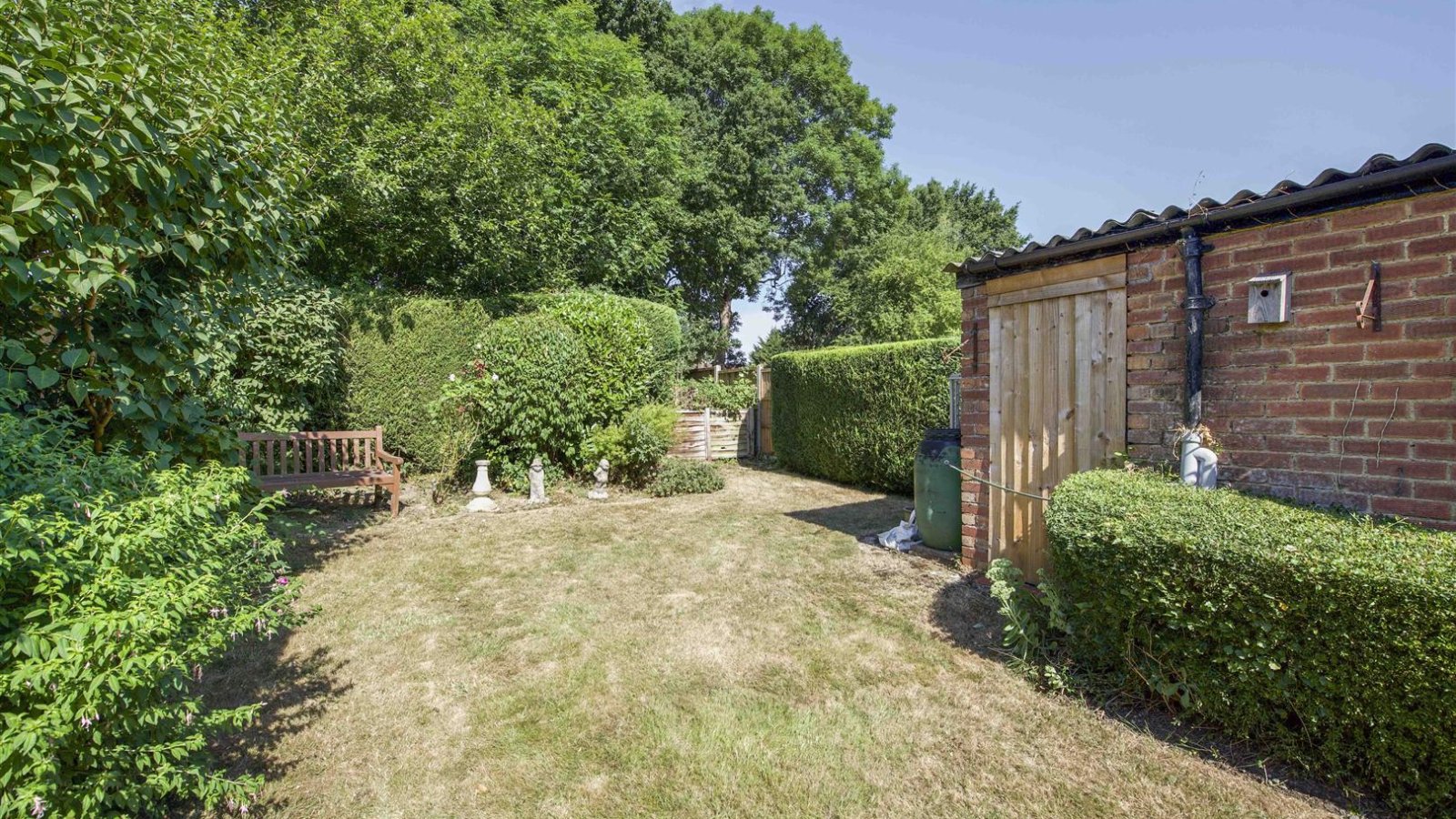 3 bedroom property for sale in Clovelly Avenue, Ickenham £675,000