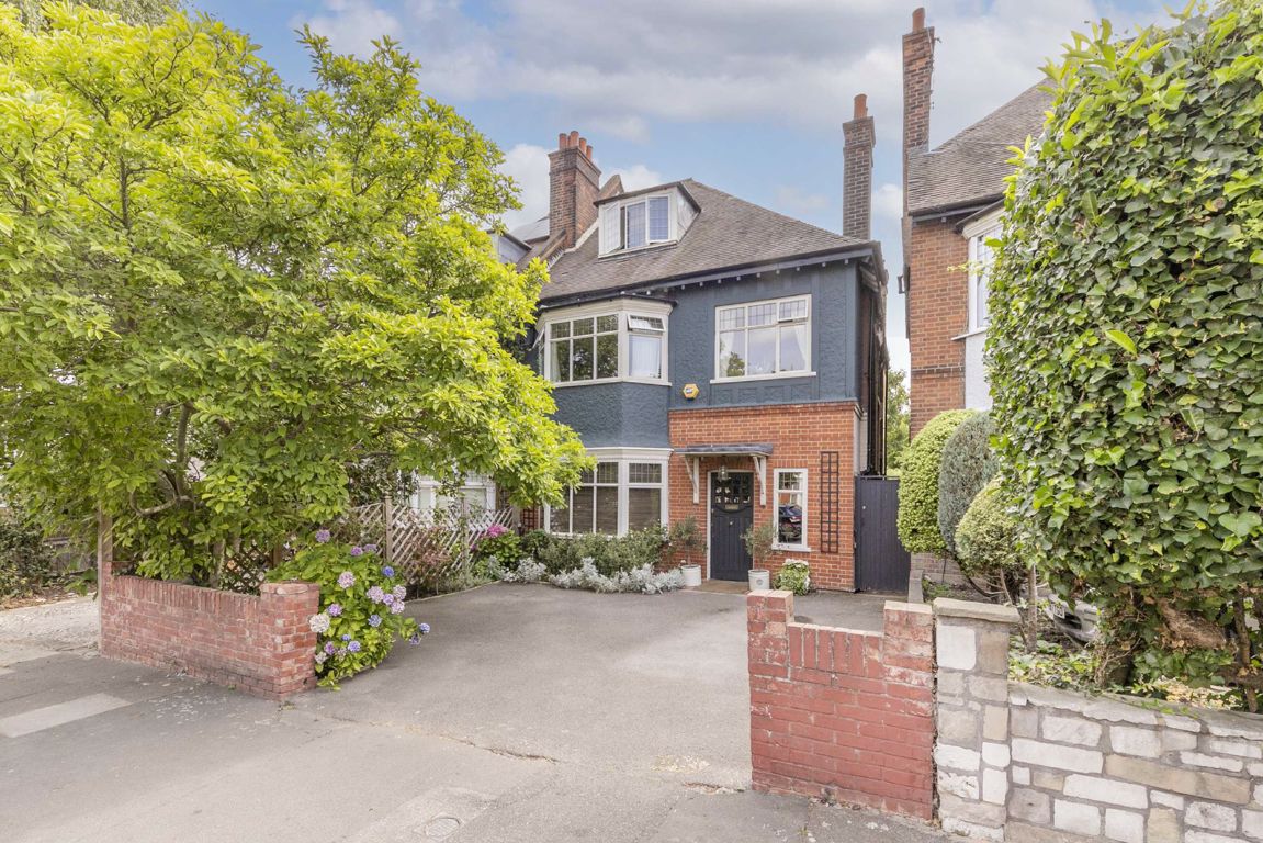 Jacksons 6 bedroom property for sale in Steep Hill, Streatham £
