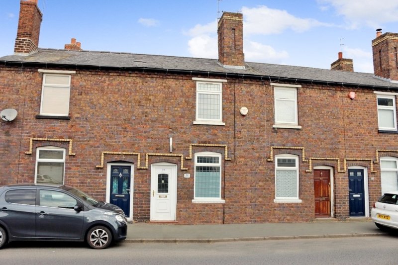 2 bedroom property for sale in High Street, Wollaston £175,000