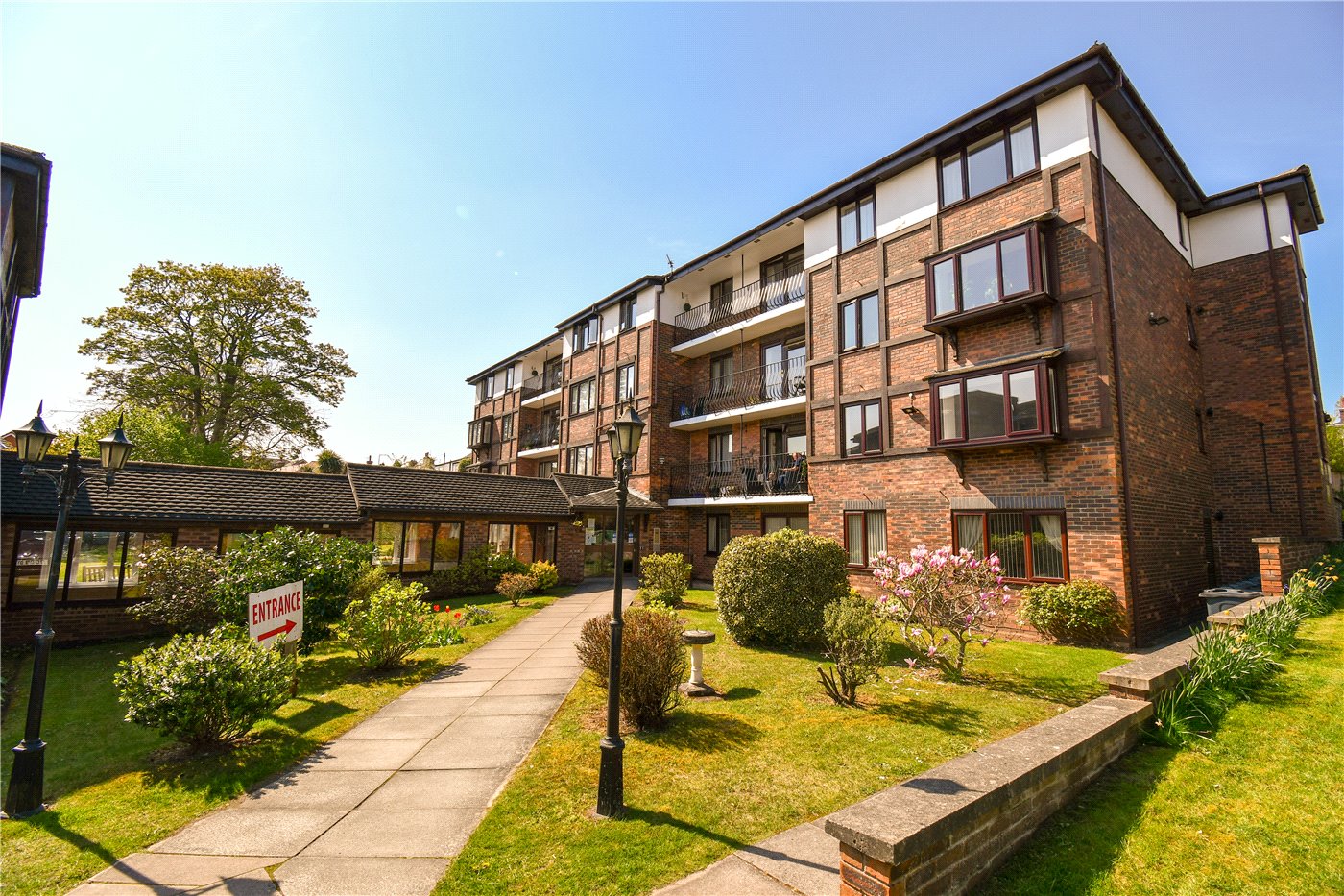 1 bedroom property for sale in Hesslewell Court, Heswall, Wirral, CH60