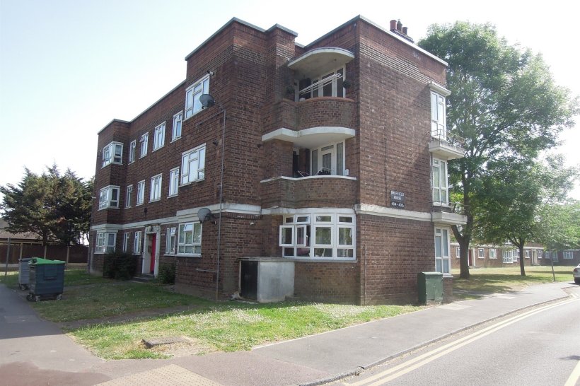 Longbridge Road, Barking 2 bedroom flat William H Brown