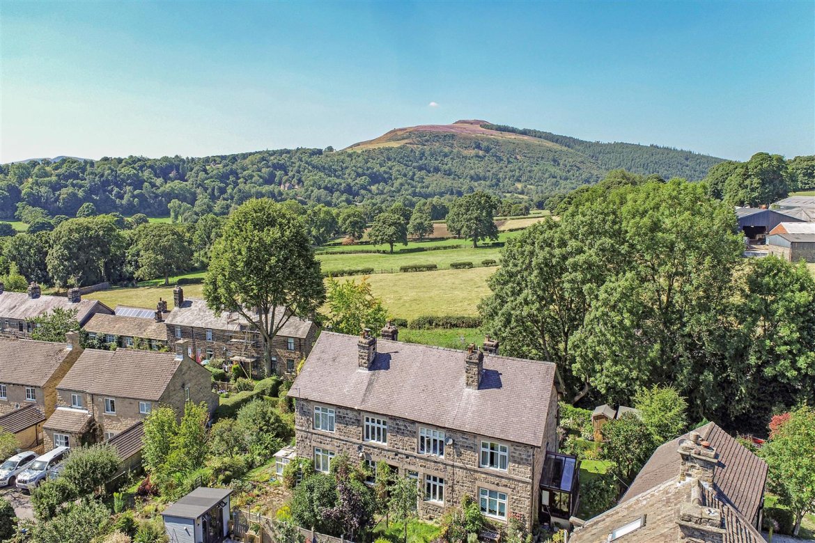 4 bedroom property for sale in Brentwood Road, Bamford, Hope Valley