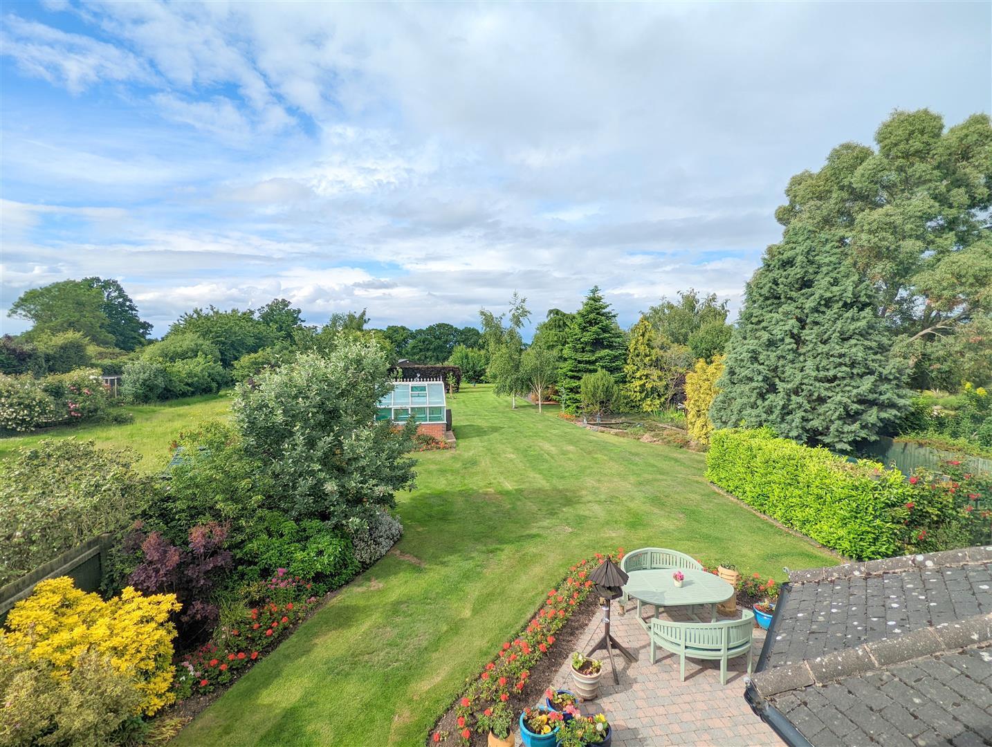 4 bedroom property for sale in Gilberts End, Hanley Castle, Worcester