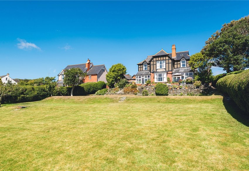 6 bedroom property for sale in Bryn Hyfryd Road, Tywyn, Gwynedd, LL36