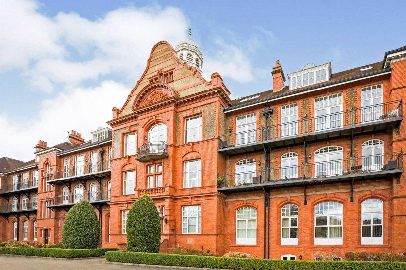 Kingswood Park, Kingswood, FRODSHAM 1 bedroom apartment Swetenhams