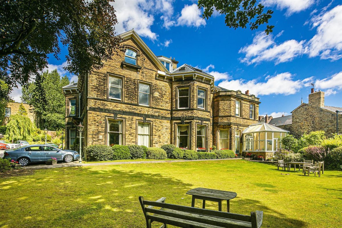 3 bedroom property for sale in Flat 3 Rock Mount, 402 Fulwood Road