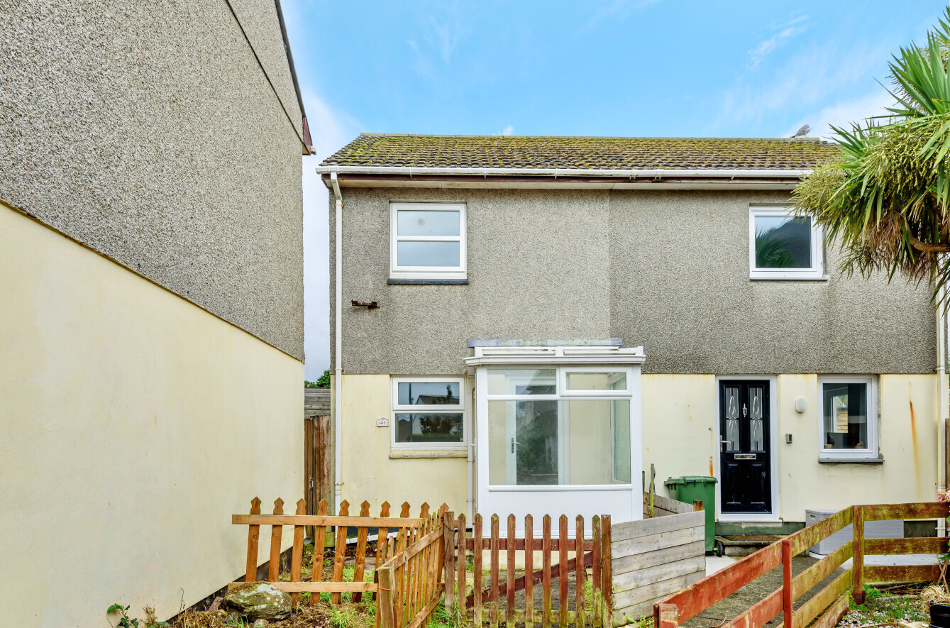 2 bedroom property for sale in Freshbrook Close, Eastern Green