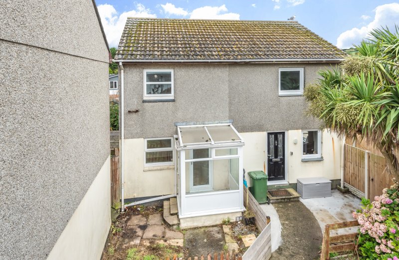 2 bedroom property for sale in Freshbrook Close, Eastern Green