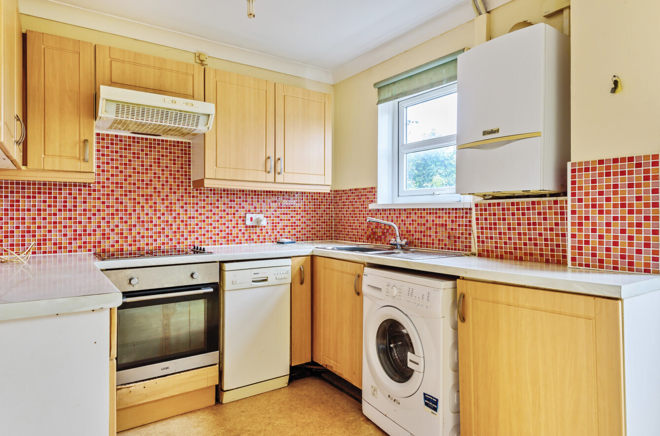 2 bedroom property for sale in Freshbrook Close, Eastern Green