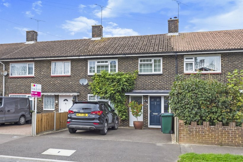 Constable Road, Crawley 3 bedroom terraced house Fox & Sons