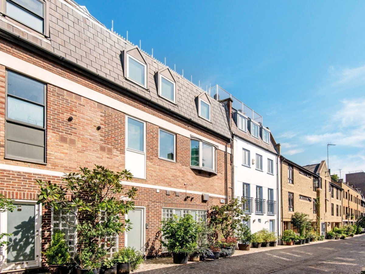 3 bedroom property for sale in Brownlow Mews, London, WC1N £1,500,000