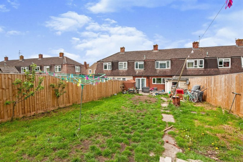 Lower Keyford, Frome 3 bedroom terraced house Allen & Harris