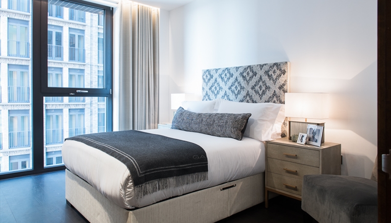 TWO BEDROOM APARTMENT  TO LET  CHARLES CLOWES WALK  NINE ELMS  SW11 Image 6
