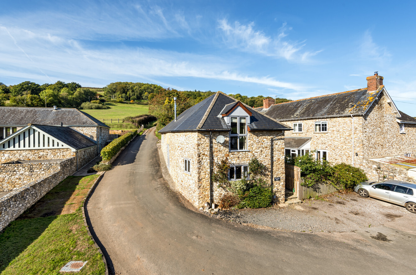 2 bedroom property for sale in Northleigh, Colyton, Devon, EX24 Guide