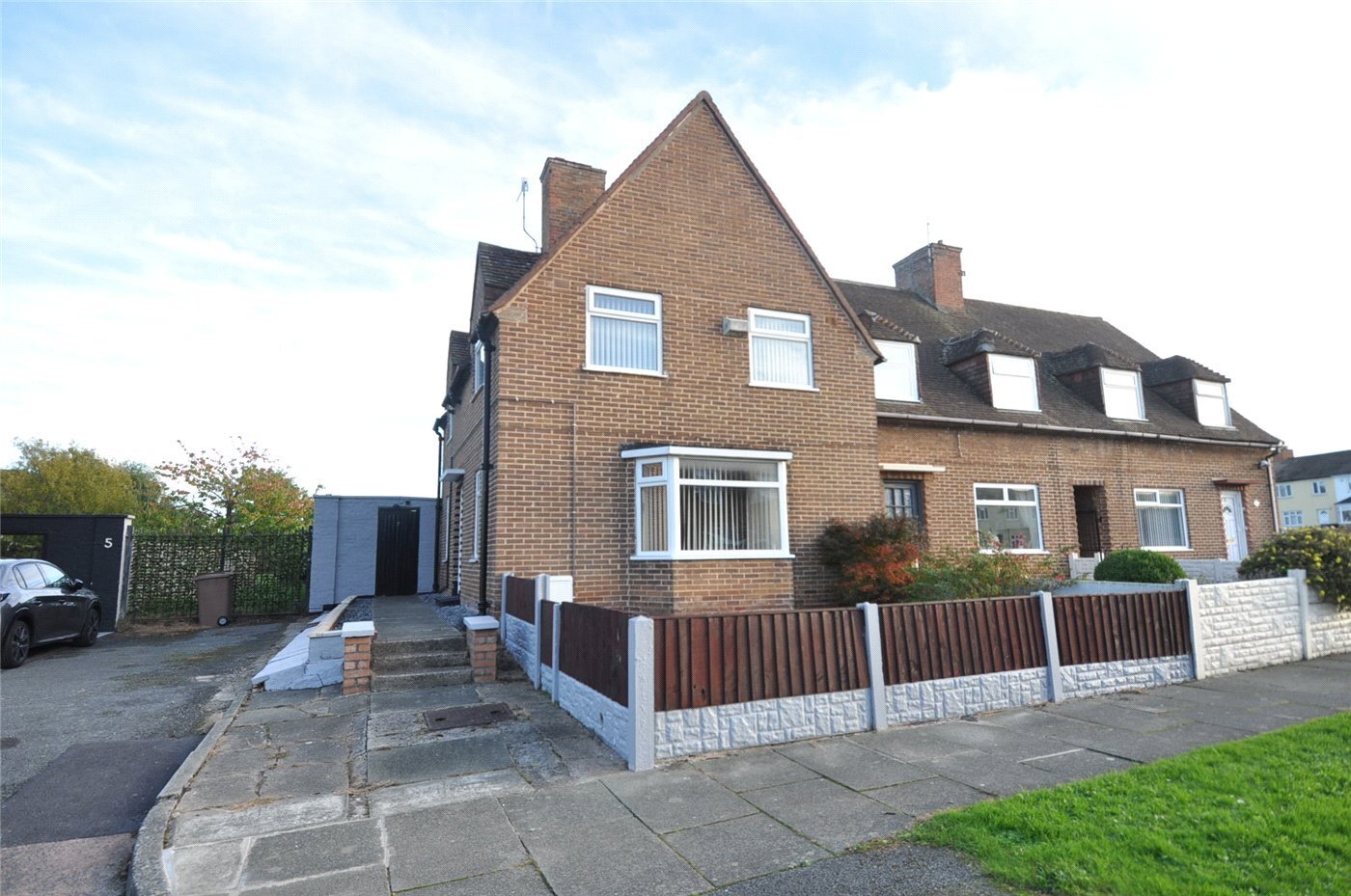 3 bedroom property for sale in Orrets Meadow Road, Woodchurch, Wirral