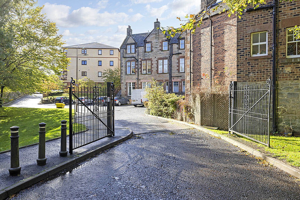 2 bedroom property for sale in 47/5 Bavelaw Road, Balerno, Edinburgh, EH14 7AA Offers over £