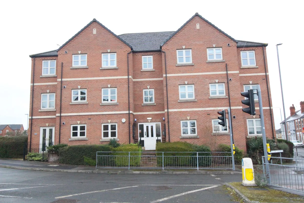 16 Mapleleaf Gardens, Worksop