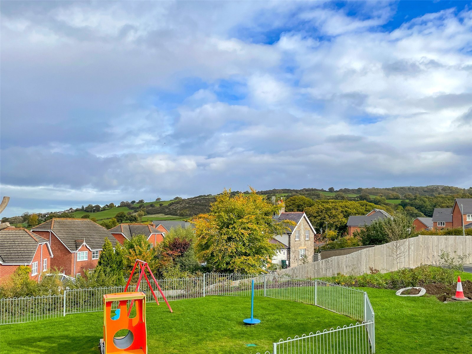 4 bedroom property for sale in Clos Emlyn, Old Colwyn, Colwyn Bay, LL29